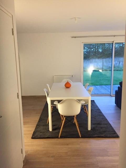 Dining area, Garden view