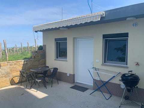 Patio, Facade/entrance
