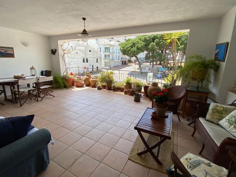 Patio, View (from property/room), Balcony/Terrace, Balcony/Terrace, Living room, Seating area, Dining area, Evening entertainment