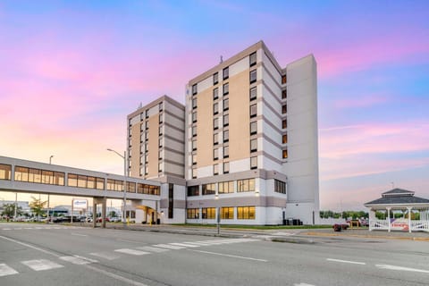 Property building, Day, Location, Parking