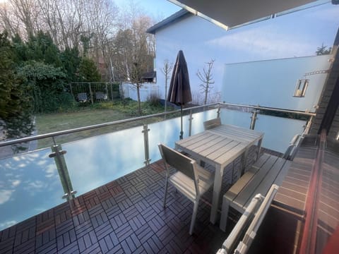 Patio, Day, Natural landscape, Garden, View (from property/room), Balcony/Terrace, Dining area, Garden view, sunbed