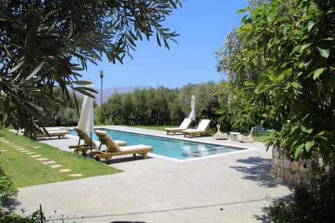 Olive View Apartment in Crete