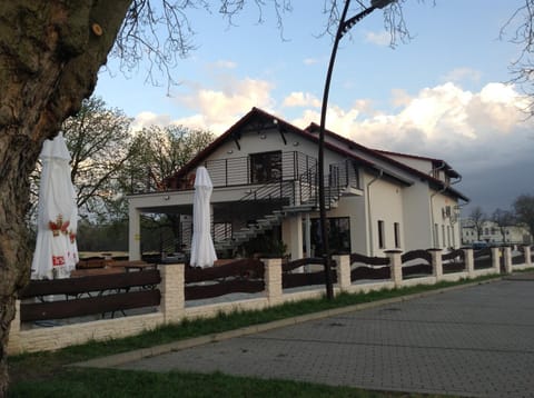 Property building, Off site, Garden
