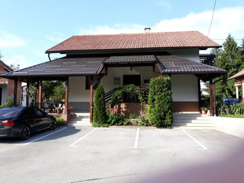 House Zlatko Country House in Plitvice Lakes Park