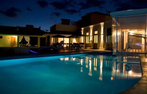 Patio, Restaurant/places to eat, Off site, Night, Garden, Lounge or bar