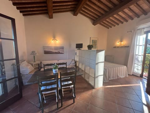 Bed, Living room, Photo of the whole room, Bedroom