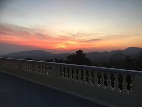 Natural landscape, View (from property/room), Balcony/Terrace, Mountain view, Sunset