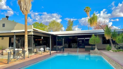 Property building, Restaurant/places to eat, Pool view, Swimming pool, Breakfast