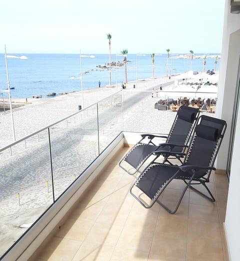 Nearby landmark, Natural landscape, Summer, Balcony/Terrace, Beach, Beach, Diving, On site, Landmark view, Sea view