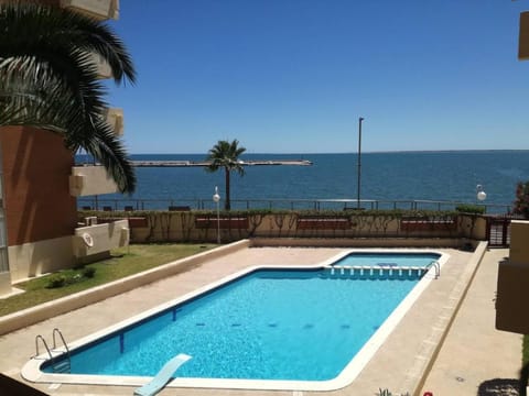 Balcony/Terrace, Pool view, Sea view
