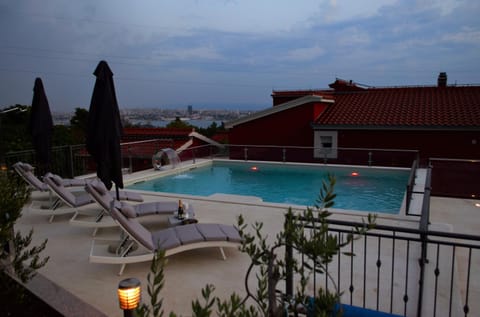Pool view, Swimming pool