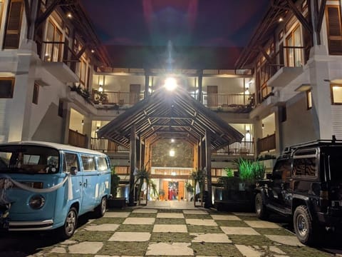 Facade/entrance