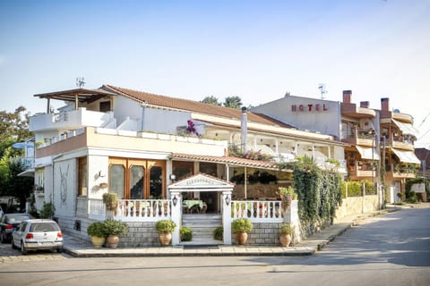 Property building, Day, Neighbourhood, Street view, Location