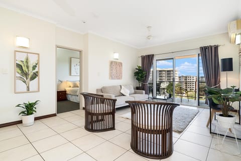Balcony/Terrace, Living room, Seating area, City view, Garden view, Sea view