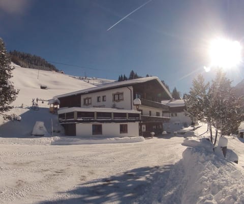 Property building, Day, Natural landscape, Winter, Mountain view, Quiet street view