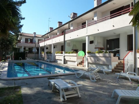 Property building, Facade/entrance, Swimming pool