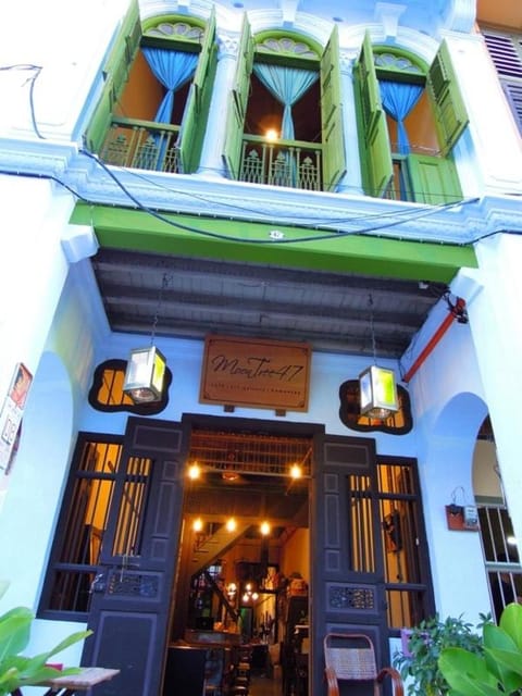 Facade/entrance