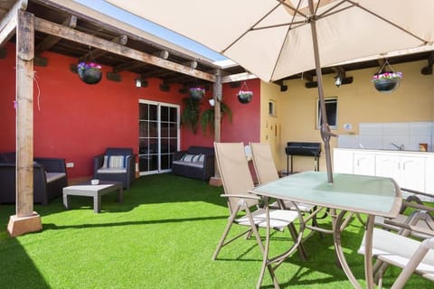 BBQ facilities, Solarium, Balcony/Terrace, Street view