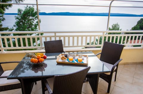 Five Apartment in Brela