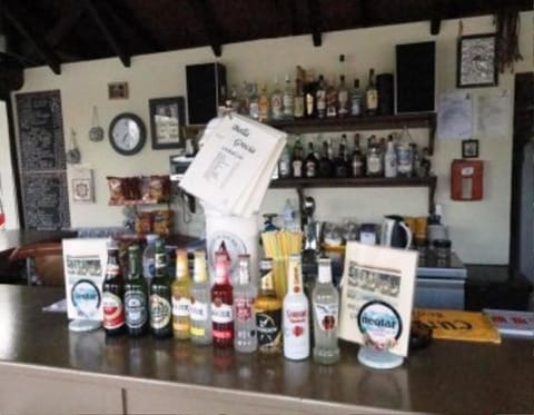 Meals, Continental breakfast, Alcoholic drinks, Non alcoholic drinks