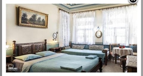 Bed, Photo of the whole room, Seating area, Bedroom