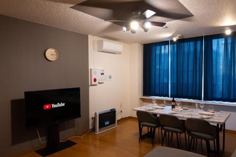 Living room, Diving