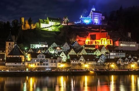 Property building, Nearby landmark, Facade/entrance, Night, Neighbourhood, Natural landscape, River view