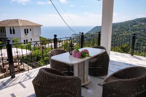 Patio, Day, Natural landscape, View (from property/room), Balcony/Terrace, Dining area, Mountain view, Sea view