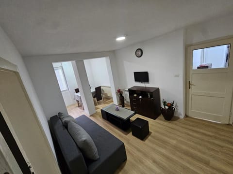Communal lounge/ TV room, Photo of the whole room, Seating area