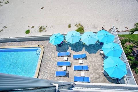 421 - Island Inn House in Treasure Island