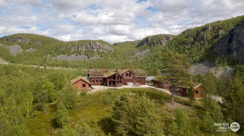 Property building, Day
