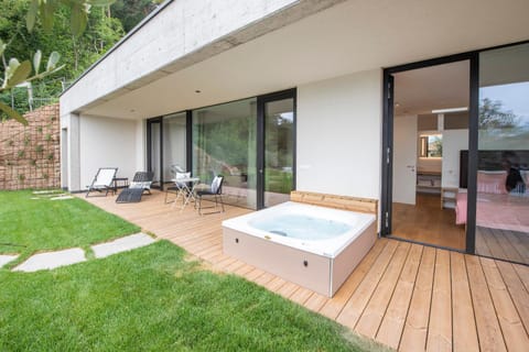 Property building, Hot Tub
