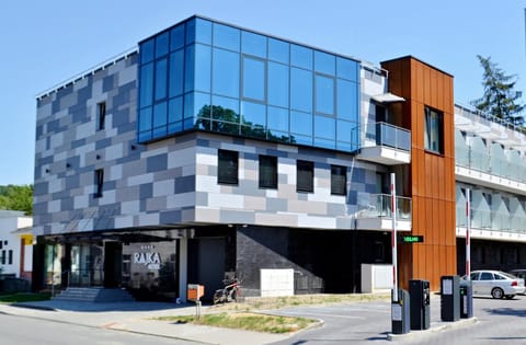 Property building, Facade/entrance