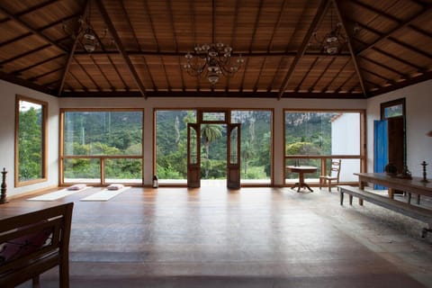 Restaurant/places to eat, Communal lounge/ TV room, Business facilities, Dining area