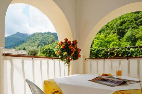 View (from property/room), Balcony/Terrace, Garden view