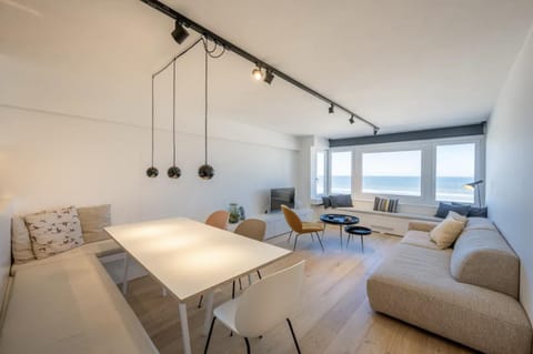 TV and multimedia, Seating area, Dining area, Sea view