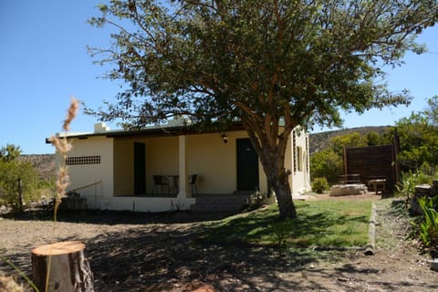 Property building, Garden, Balcony/Terrace, Garden view, internet