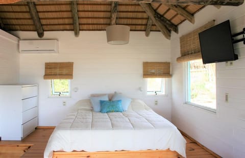 Bed, People, Garden view, Sea view