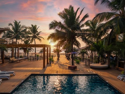 Swimming pool
