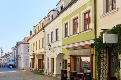 Property building, City view, Street view, Location