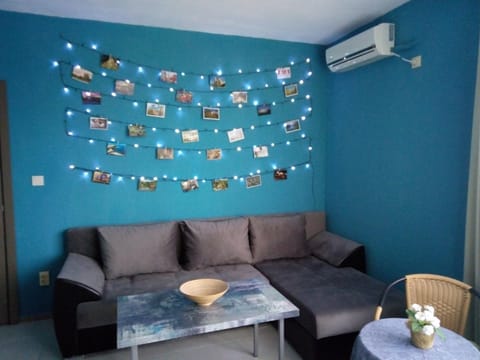 Summer, Coffee/tea facilities, Kitchen or kitchenette, Living room, Seating area, Dining area, Family