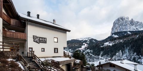 Property building, View (from property/room)