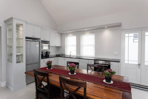 Coral Tree Apartment in Hermanus