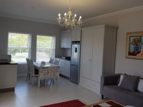 Coral Tree Apartment in Hermanus