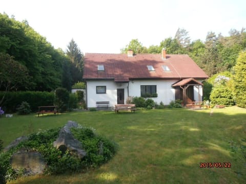 Facade/entrance, BBQ facilities, Garden