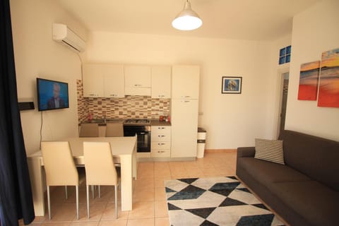 Kitchen or kitchenette, Living room, Dining area