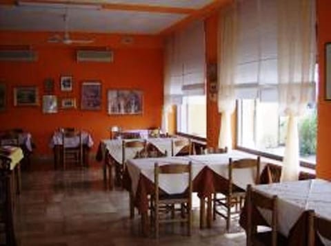 Restaurant/places to eat, Day