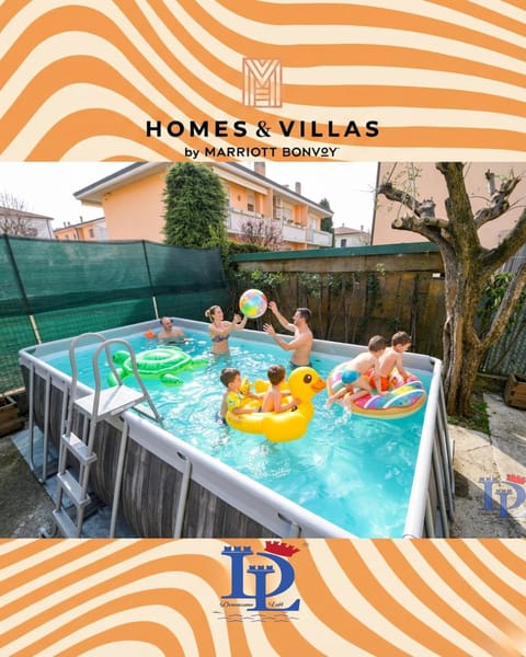 Text overlay, Pool view