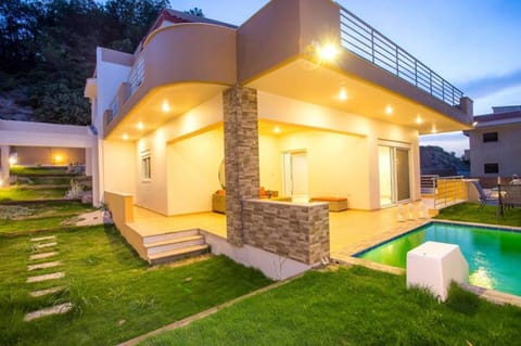 Property building, Night, Garden, Garden view, Pool view, Swimming pool