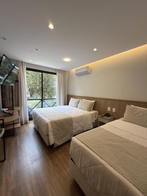 Bed, TV and multimedia, Photo of the whole room, Bedroom, air conditioner